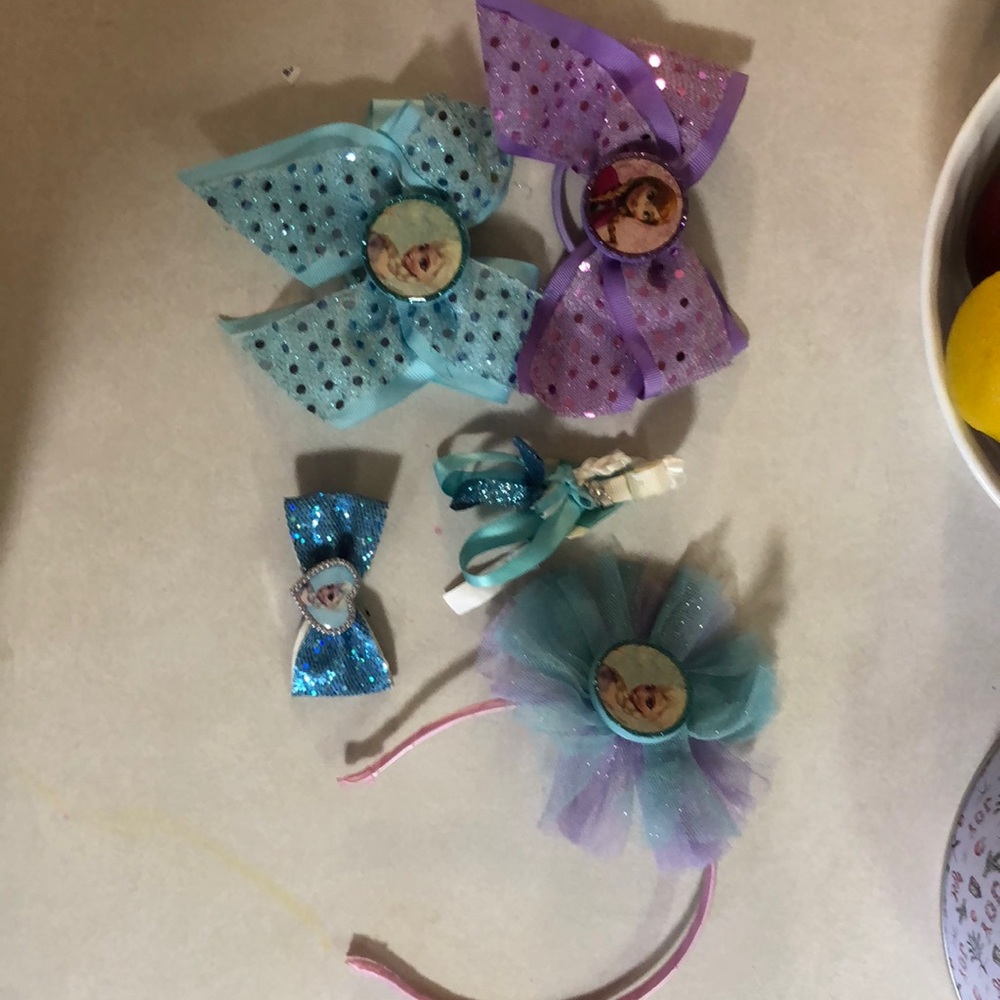Five Elsa and Anna hair accessories
